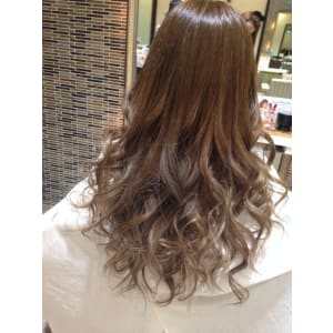 外国人風アッシュ系ハイライト×グラデーションカラー