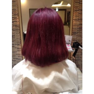 ダブル（ブリーチオン）カラーで個性的なレッドバイオレット
