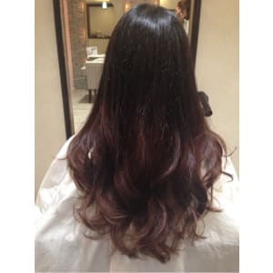 色の差を抑えたレッド系ナチュラルグラデーションカラー♪
