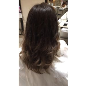 おしゃれなナチュラル抜け感グラデーションカラー