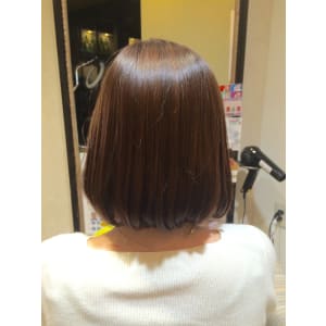 ノンダメージ酸性縮毛矯deハイトーンワンカールボブ