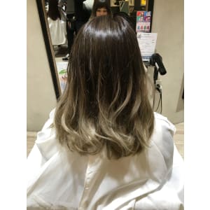 透明感×艶★外国人風アッシュグラデーション