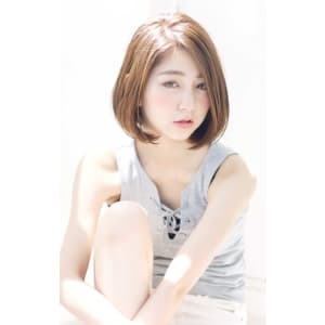 前髪の長い前下がりボブにハイライト【N-460】