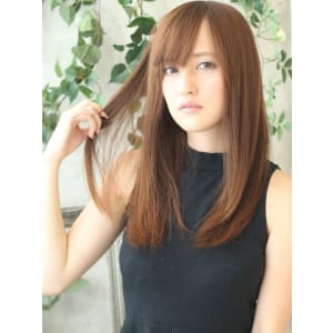 外国人風グラデーションカラー厚めバングで大人可愛いい