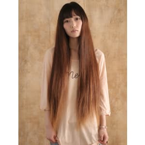 スーパーロングストレートで抜 群の存在感オリエンタルな美女