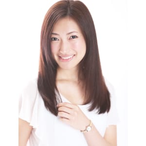 ニュアンシーなゆる髪で今旬のこなれ感を。大人美人