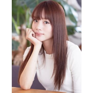ストレート＋グレージュで大人のモテスタイルに☆