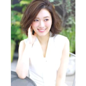暗髪ウェーブカール