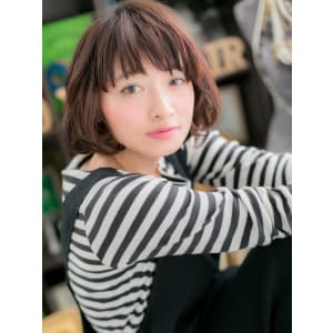 暗髪フェザーボブで小顔に☆見せる
