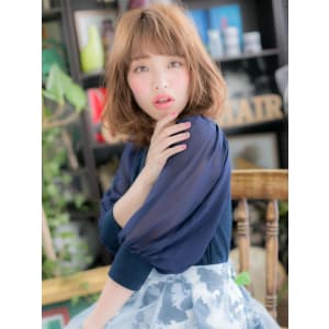 美人顔を作る！ひし形シルエットセミディ