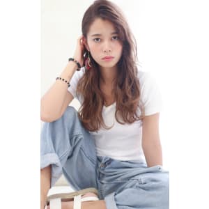 外人風ゆるウェーブで自然体ロングヘアー　Tー２０７