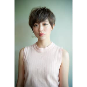 華やかな外国人風のマッシュショート