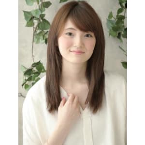 極上のシンプルを極めたニュアンスストレートスタイル【相模大野