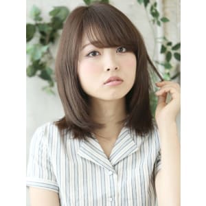 ショコラカラーでツヤ感アップ、上品な女らしさをアピール