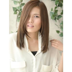 iラインのラフストレートで大人のモード顔にシフト【相模大野】