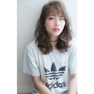 無造作ウェーブ×透明感のある外人風ヴェールカラー