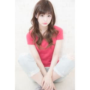 大人可愛いゆる巻きセミロング