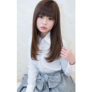 大人可愛いストレートスタイル