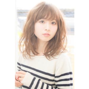 くせ毛風フェザーボブ