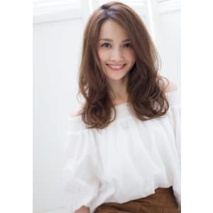 エアリーカールの大人セミロング