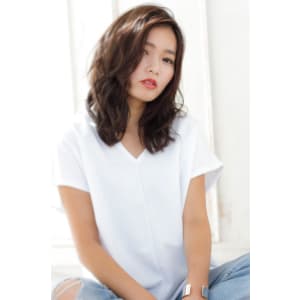 低温デジタルパーマでつくる大人カジュアルセミディ