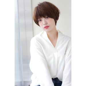 大人の上品ショートボブ