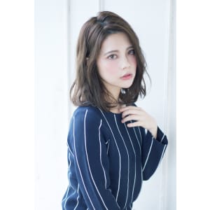 柔らかいカットがベースのくせ毛風ミディアム【N-501】