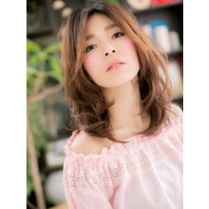 クール＆フェミニン…大人女子センターパート