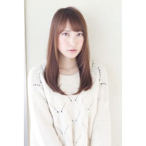 ナチュラルストレートのセミロング :o94