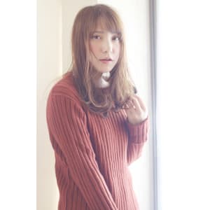 ミルクティーカラーのふわゆれカール :o98
