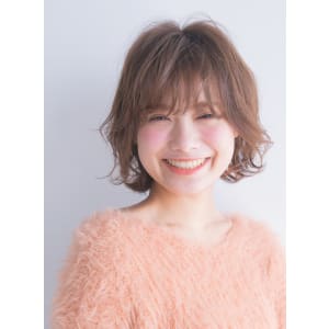 大人におすすめ♪レイヤーミディアムボブで外ハネMIXパーマ