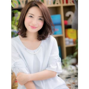 奥行き感ある…グロッシーミディアム