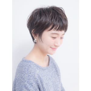 20代.30代 大人ナチュラルな眉上バングのショートヘア