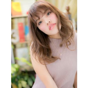 柔らかカールのミディアム