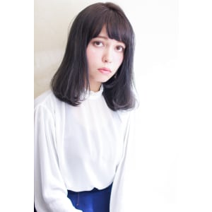 大人可愛い暗髪のロブ　T－２０７