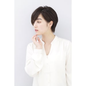 シルエットがキレイなショートレイヤー