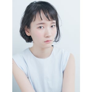 黒髪でも可愛い！ウェットショートボブ