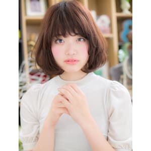 重く見えない暗髪ミディ