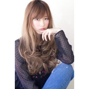ルーズカールでボリューム感あるヘアースタイル　AKI-102