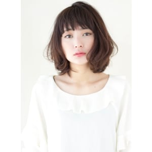 暗髪　黒髪風な好感度カラーの大人ロブ