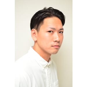 ツーブロックビジネスショート黒髪メンズ