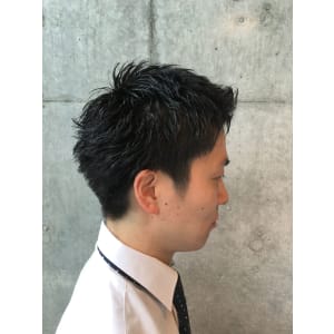 ビジネスマンにぴったり！ナチュラル刈り上げのサッパリショート