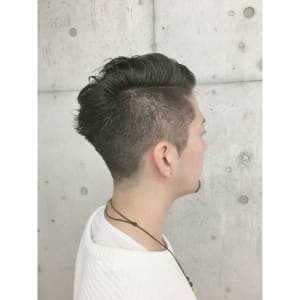 アッシュカラーで染める☆デザイン刈り上げショート