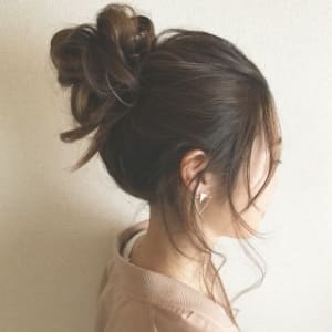【おしゃれシニヨン】おでかけ簡単アレンジ