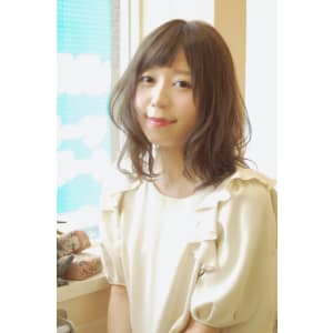 夏にオススメ大人かわいいゆるふわセミディ