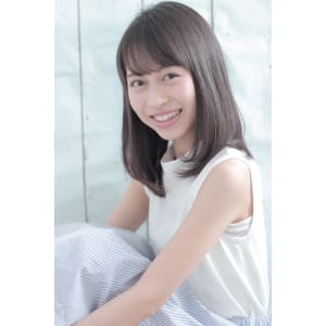 ツヤと透明感を合わせたシャインストレート
