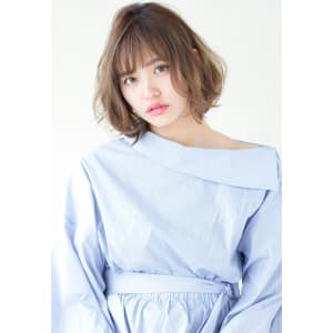 カジュアルにひし形束感ウェーブボブ