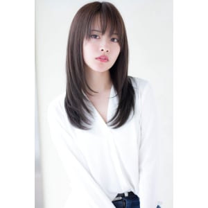 梅雨対策！自然な印象のストレート