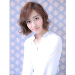 HAPPYオーラ満開！春の小顔ボブ