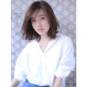 大人リラクシーミディアムボブ